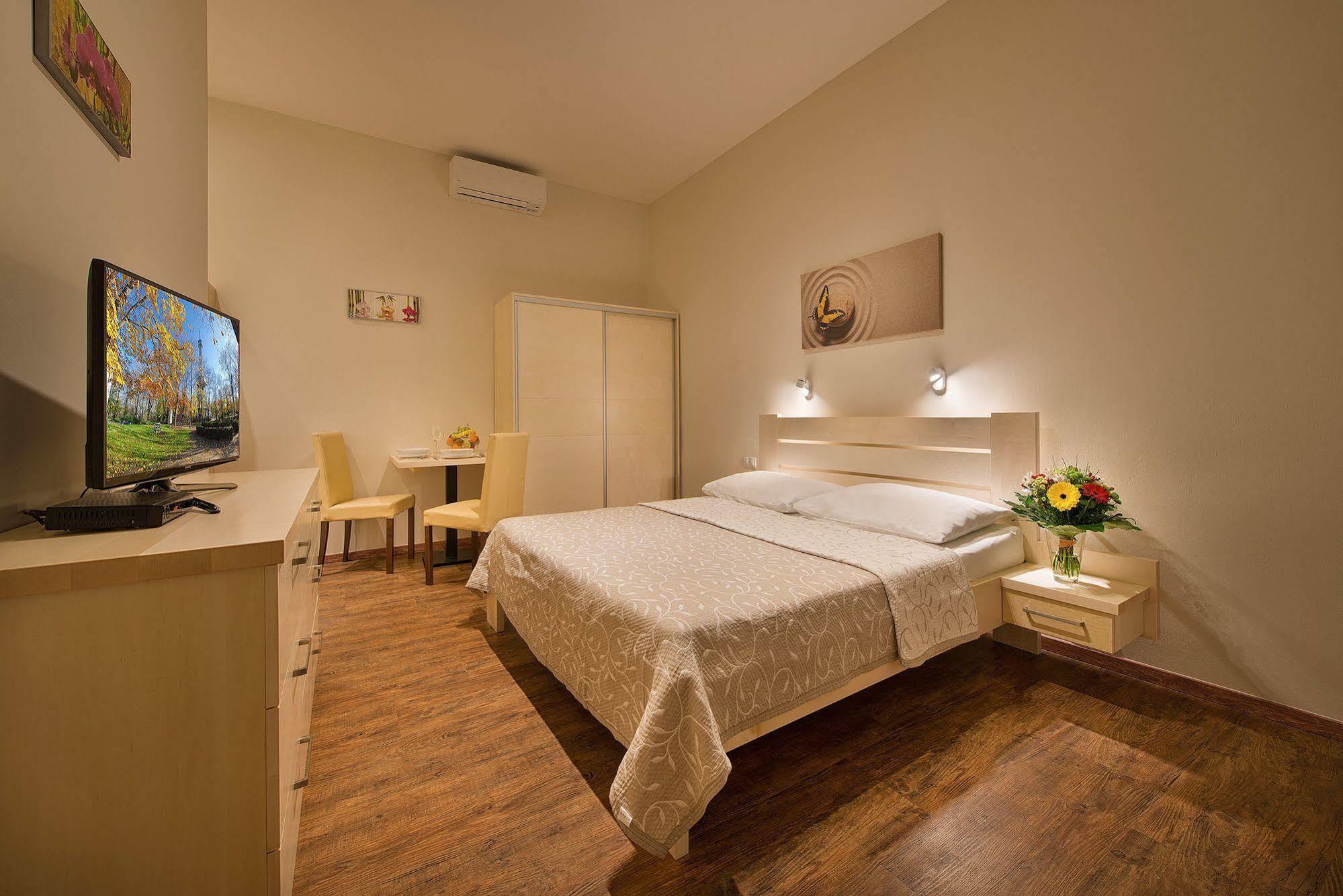 Andel Apartments Praha Luaran gambar