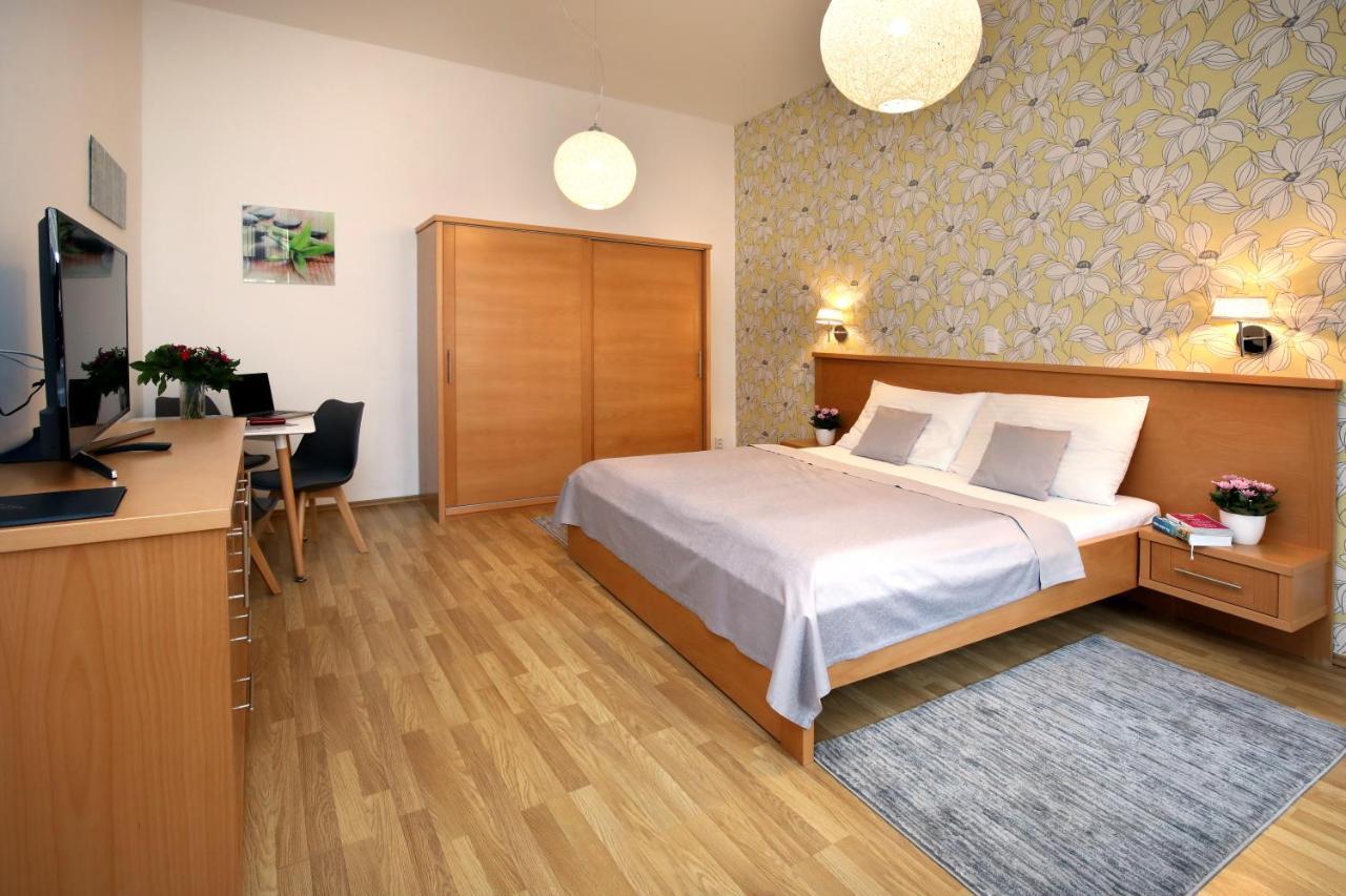 Andel Apartments Praha Luaran gambar